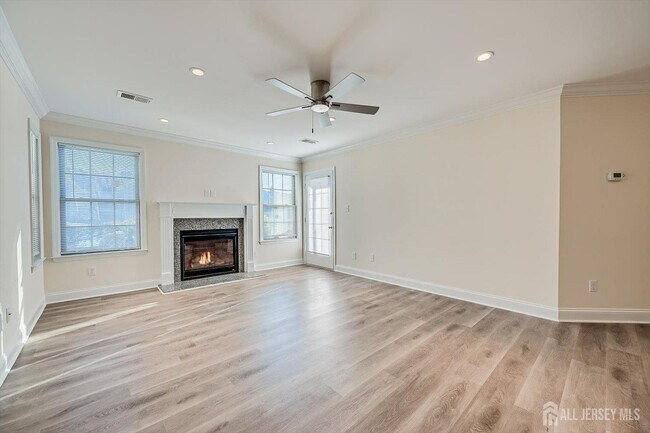 114 Longfield Ct in East Brunswick, NJ - Building Photo - Building Photo