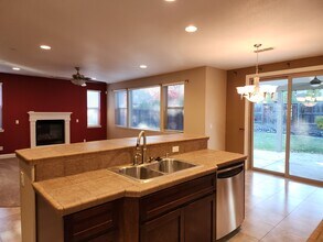1385 Oak Valley Dr in Lincoln, CA - Building Photo - Building Photo