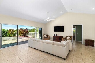 75-5614-R Hienaloli Rd in Kailua Kona, HI - Building Photo - Building Photo