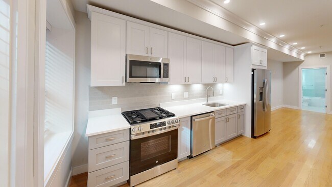230 Tremont St, Unit #1 in Boston, MA - Building Photo - Building Photo