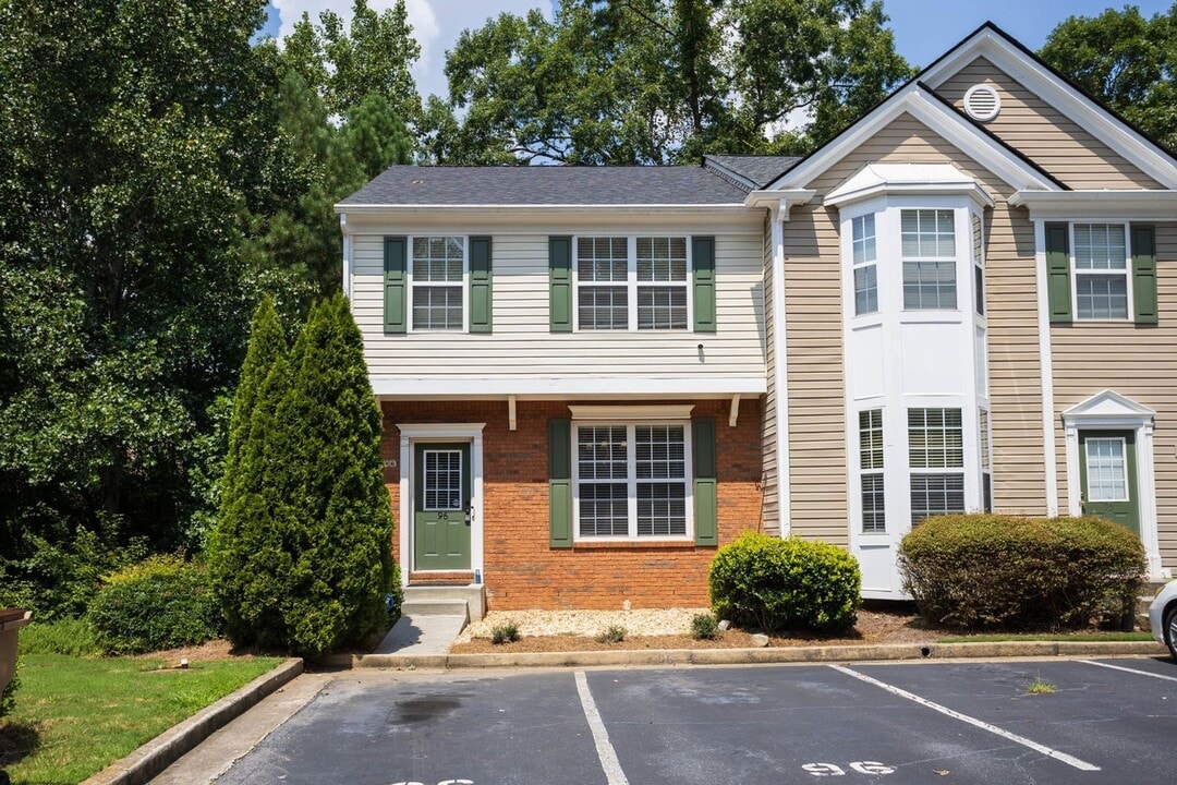 9155 Nesbit Ferry Rd in Alpharetta, GA - Building Photo