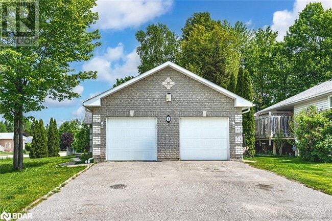 property at 1 Kenwell Ct