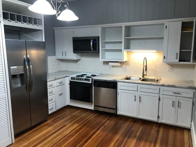 1212 W 4th St, Unit Apartment A