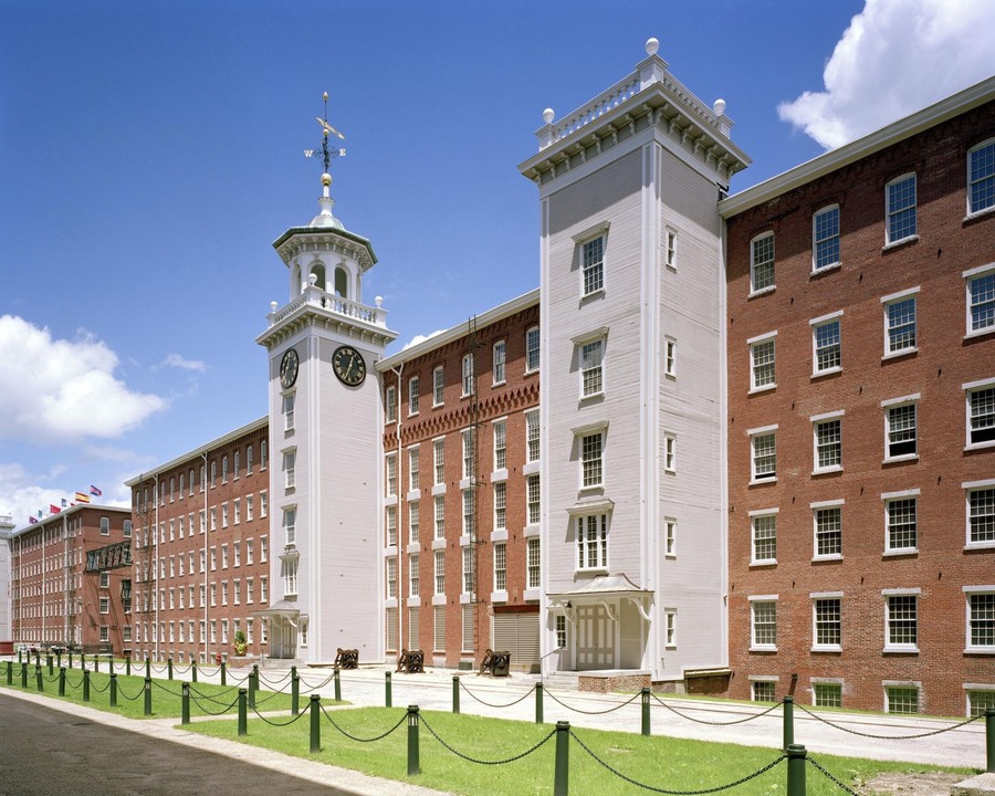 The Apartments at Boott Mills in Lowell, MA - Foto de edificio