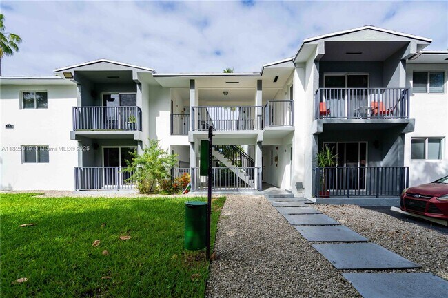 465 NE 59th St in Miami, FL - Building Photo - Building Photo