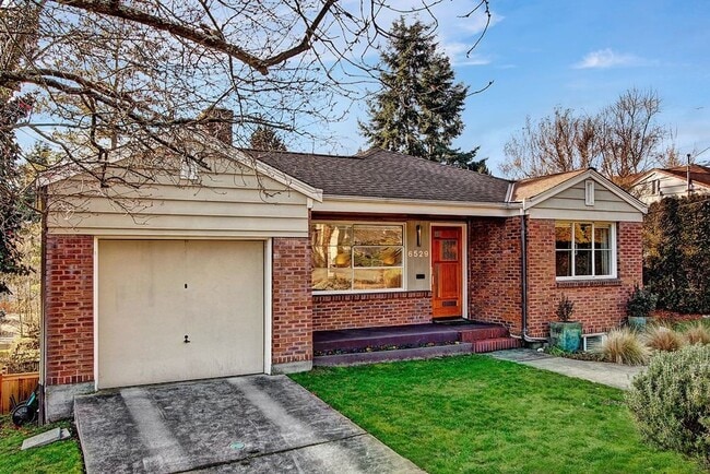 property at 6529 27th Ave NE