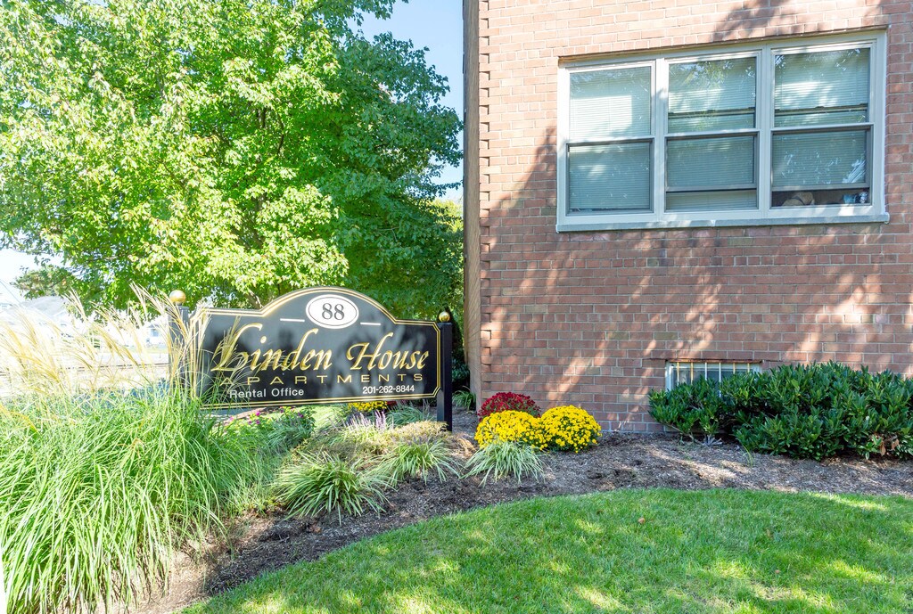 Linden House Apartments in Hackensack, NJ