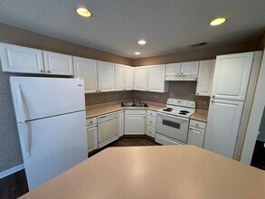 8419 Southgate Commons Dr in Charlotte, NC - Building Photo - Building Photo