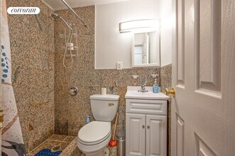 252 E 33rd St in New York, NY - Building Photo - Building Photo