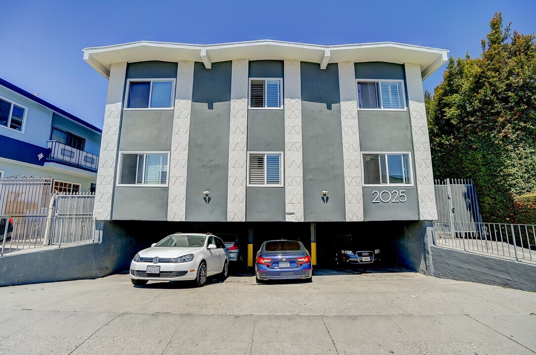2025 S. Shenandoah in Los Angeles, CA - Building Photo