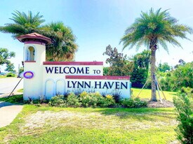 715 W 17th St in Lynn Haven, FL - Building Photo