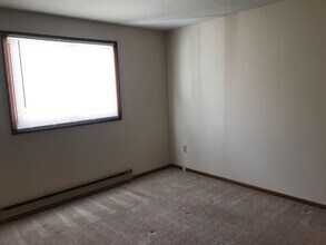 6640 Ravenwood Ave NW in Canton, OH - Foto de edificio - Building Photo