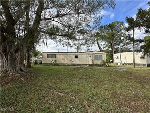 2268 Carlisle Ln in North Fort Myers, FL - Building Photo - Building Photo