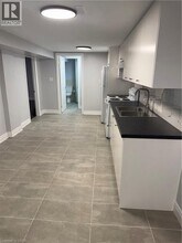 2034 Waycross Crescent in Mississauga, ON - Building Photo - Building Photo