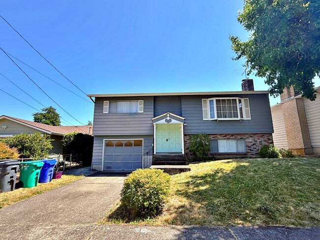 2746 SE 73rd Ave in Portland, OR - Foto de edificio - Building Photo