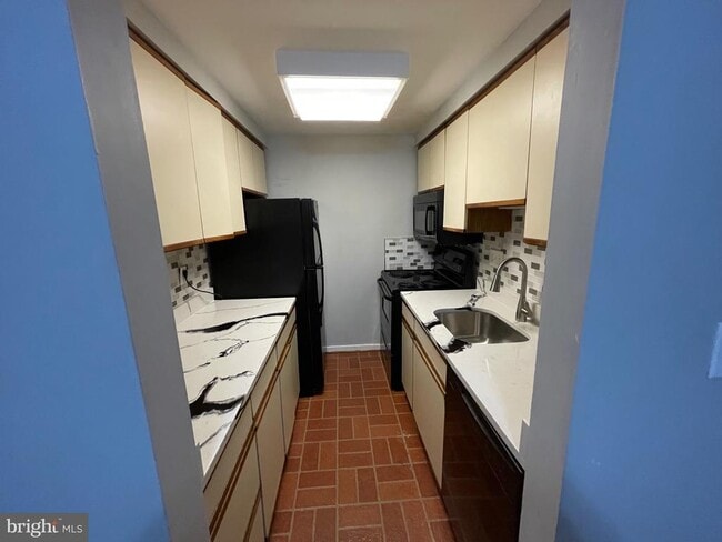 9815 Hellingly Pl in Montgomery Village, MD - Building Photo - Building Photo