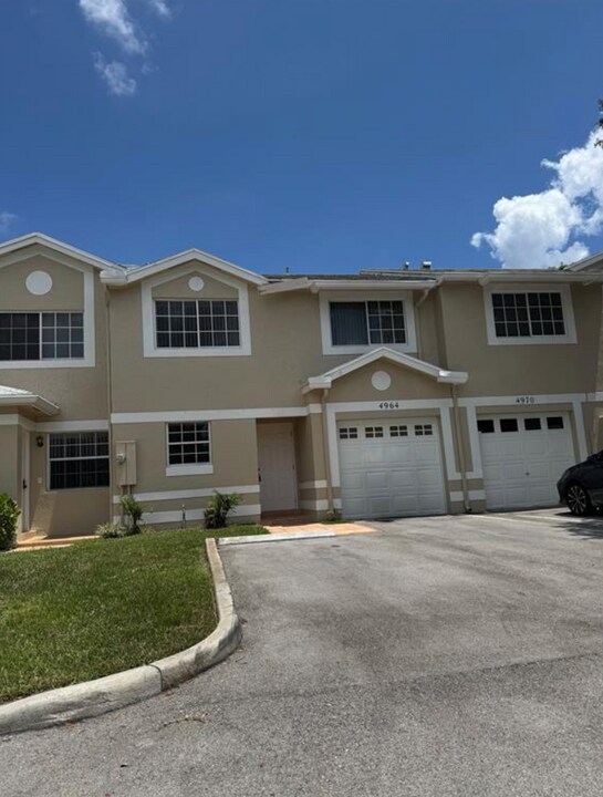 4964 SW 122nd Terrace in Cooper City, FL - Building Photo
