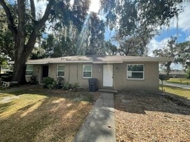 2415 Idlewild St in Lakeland, FL - Building Photo