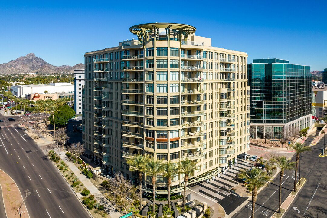 Esplanade Place in Phoenix, AZ - Building Photo