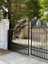 915 Woodlawn Dr NE in Marietta, GA - Building Photo