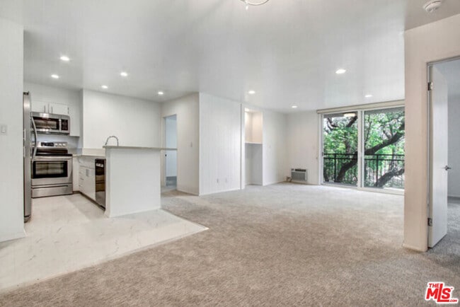 1885 Veteran Ave in Los Angeles, CA - Building Photo - Building Photo