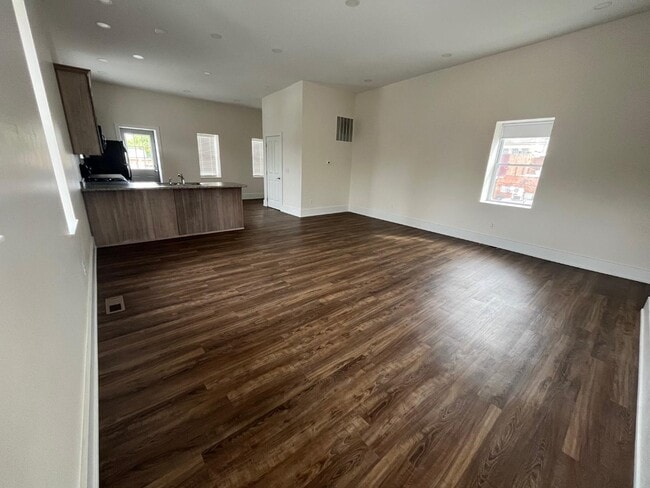 property at 206 N Main St