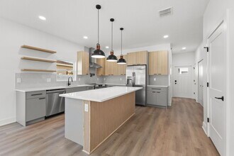 2525 13th Ave N in St. Petersburg, FL - Foto de edificio - Building Photo