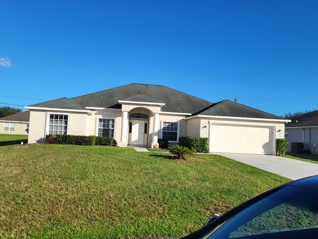 4209 SW Whitebread Rd in Port St. Lucie, FL - Building Photo - Building Photo