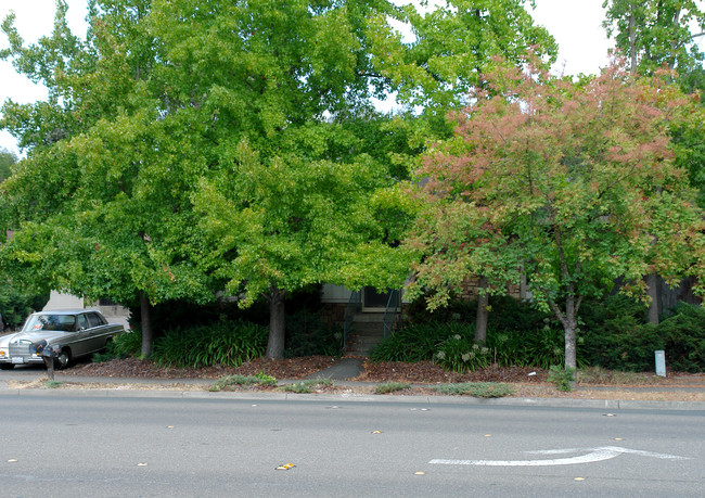 5935-5937 Montecito Blvd in Santa Rosa, CA - Building Photo - Building Photo