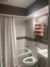 6462 N Northwest Hwy in Chicago, IL - Building Photo - Building Photo