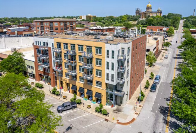 309 E 5th St, Unit 401 in Des Moines, IA - Foto de edificio - Building Photo