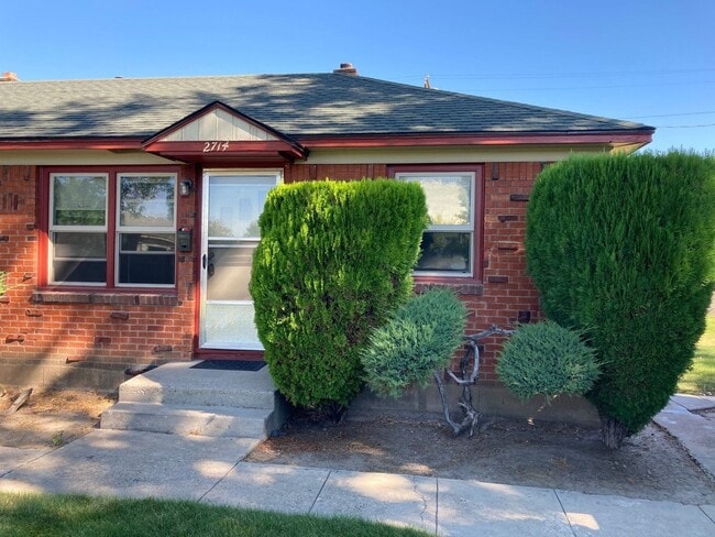 property at 2714 W Bannock St