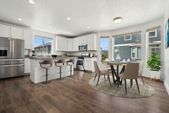 1792 W Torlundy Dr in Riverton, UT - Building Photo - Building Photo