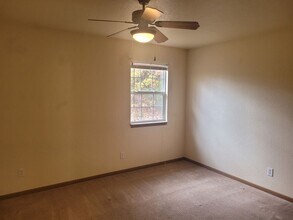 16880 Huntington Ln in St. Robert, MO - Building Photo - Building Photo