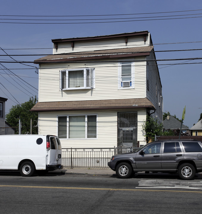 274 Morningstar Rd in Staten Island, NY - Building Photo