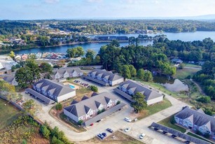 Crossing At Thornton Ferry Apartments