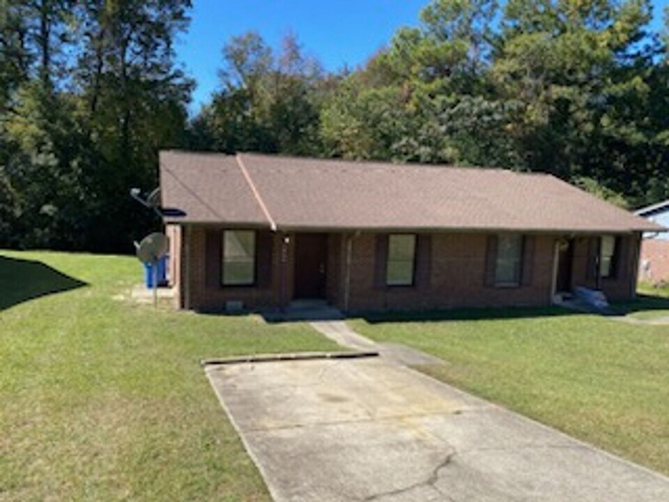 1966 Glenwick in Fayetteville, NC - Building Photo