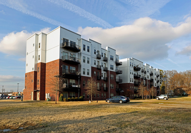 2338 Yadkin Ave in Charlotte, NC - Building Photo - Building Photo