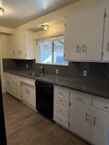 1 Rose Mead Cir in Sacramento, CA - Building Photo - Building Photo