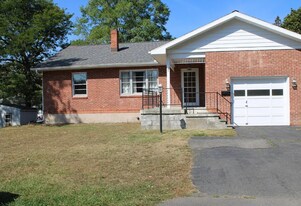 1 Williams Terrace in Rensselaer, NY - Building Photo