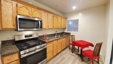 17307 Burbank Blvd in Los Angeles, CA - Building Photo - Building Photo