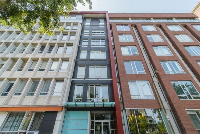 property at 1200 Saint-Alexandre