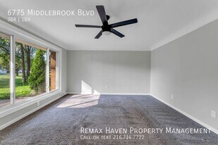 6775 Middlebrook Blvd in Middleburg Heights, OH - Building Photo