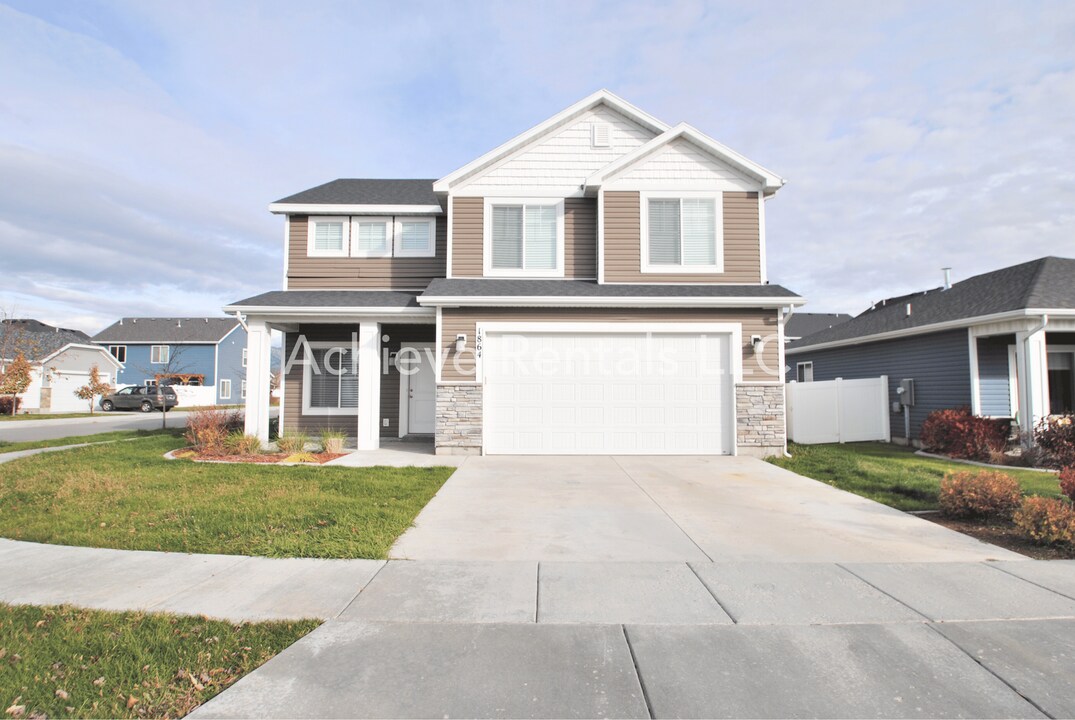 1864 S 1425 W in Logan, UT - Building Photo