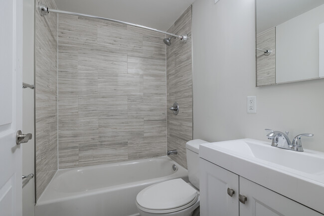 Excel on the Hudson in West New York, NJ - Foto de edificio - Interior Photo