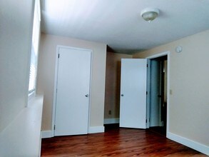 303 S Oak St-Unit -A in Mt. Pleasant, MI - Building Photo - Building Photo