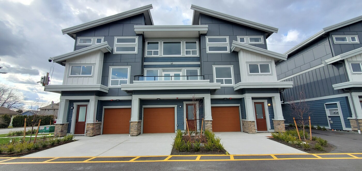 46564-46564 Brooks Ave in Chilliwack, BC - Building Photo