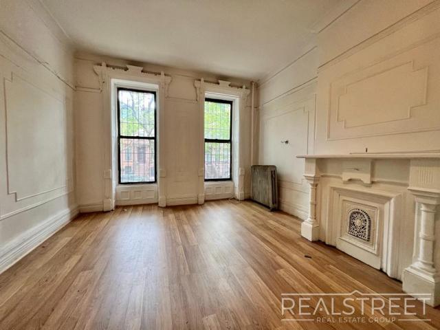 363 Monroe St in Brooklyn, NY - Building Photo - Building Photo