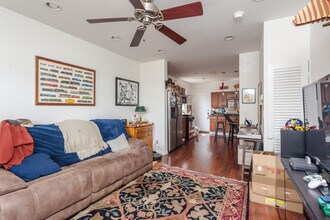 3841 N Bernard St-Unit -1R in Chicago, IL - Building Photo - Building Photo