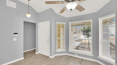 4911 Edenbourgh Ln in Austin, TX - Building Photo - Building Photo